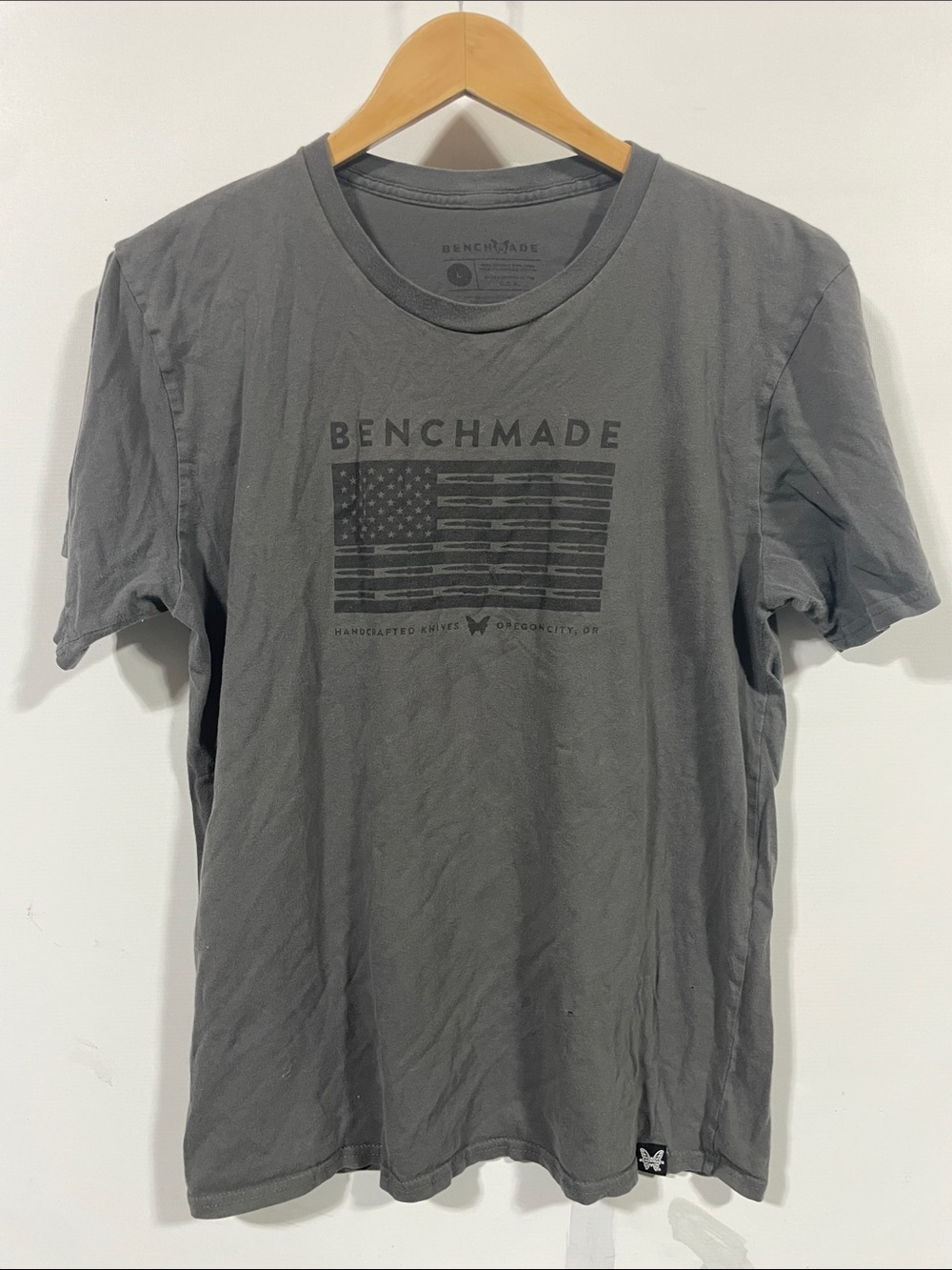 Benchmade Men's Gray Short-Sleeve Graphic Tee